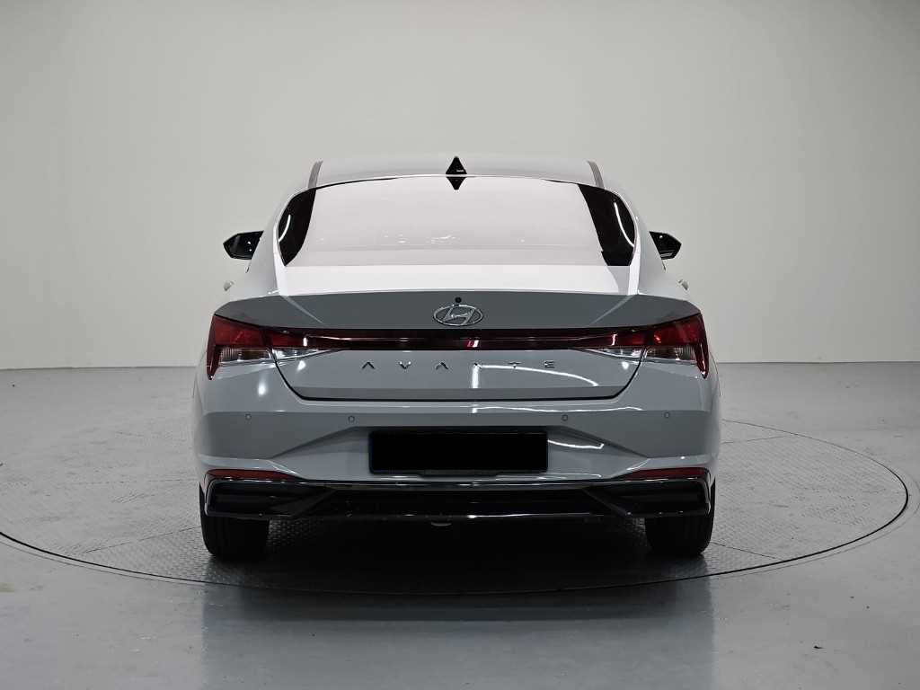 Hyundai Avante — photo 03