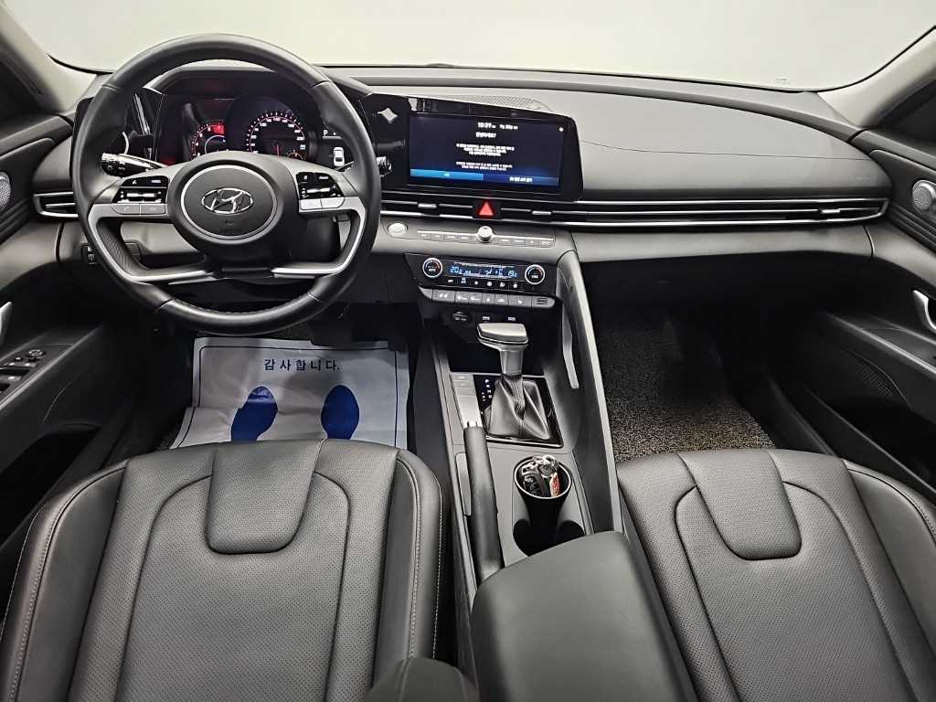Hyundai Avante — photo 07