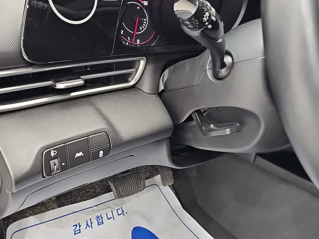 Hyundai Avante — photo 16