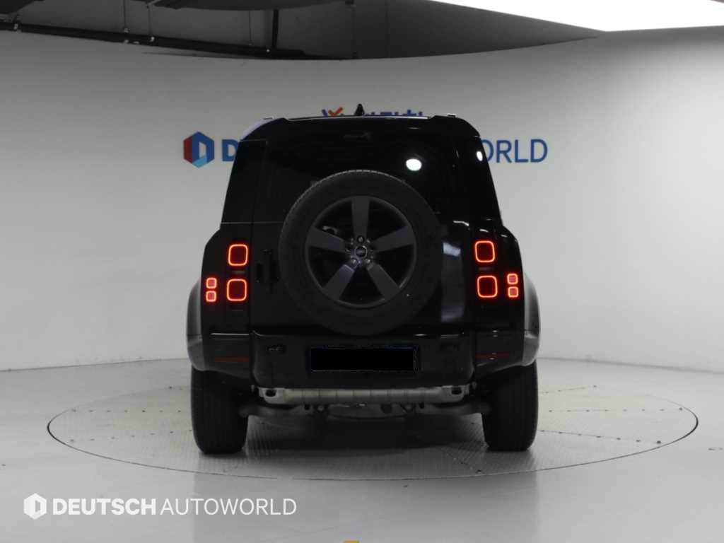 Land Rover Defender — photo 05