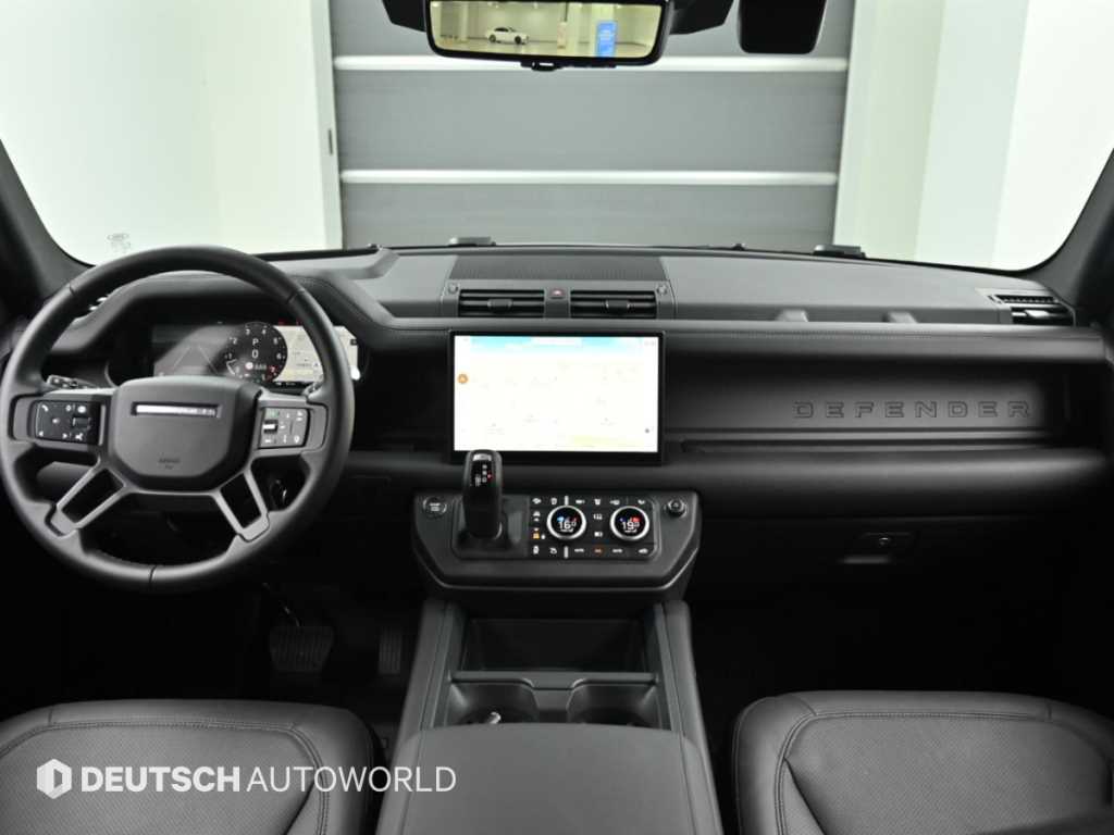 Land Rover Defender — photo 08