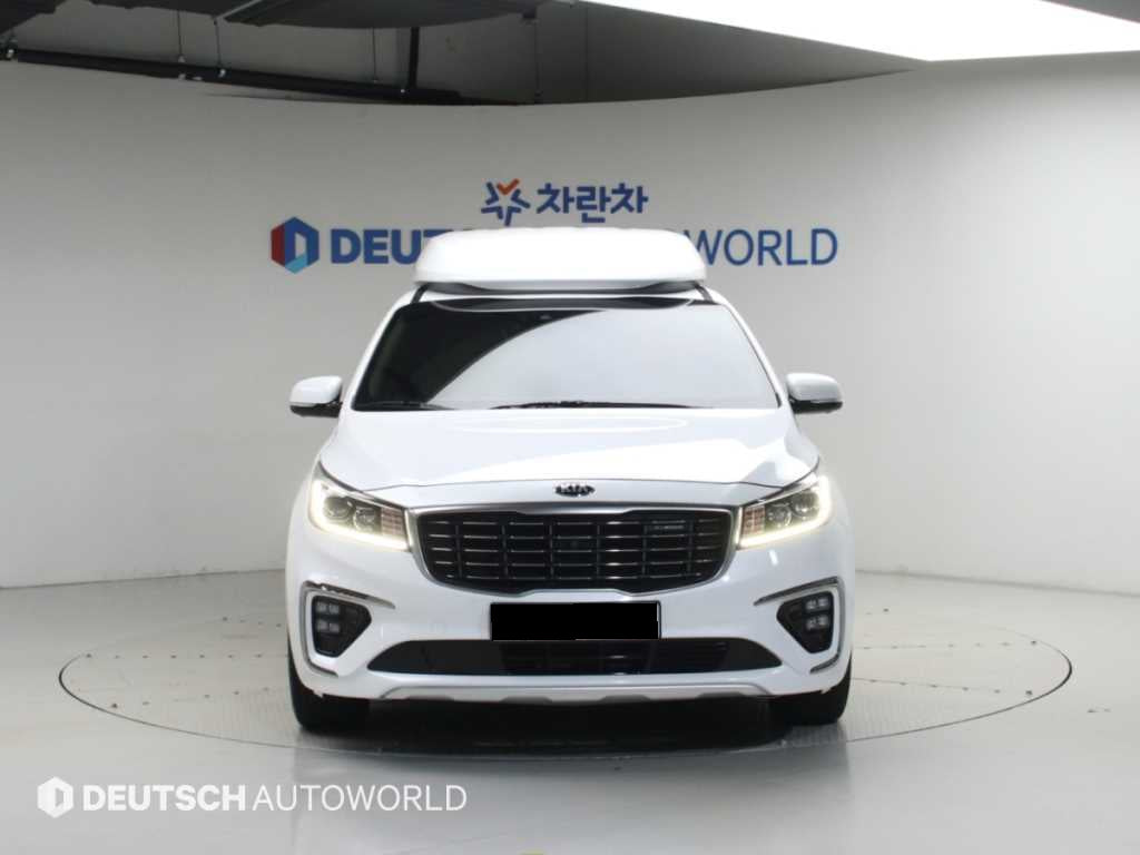 Kia Carnival — photo 03