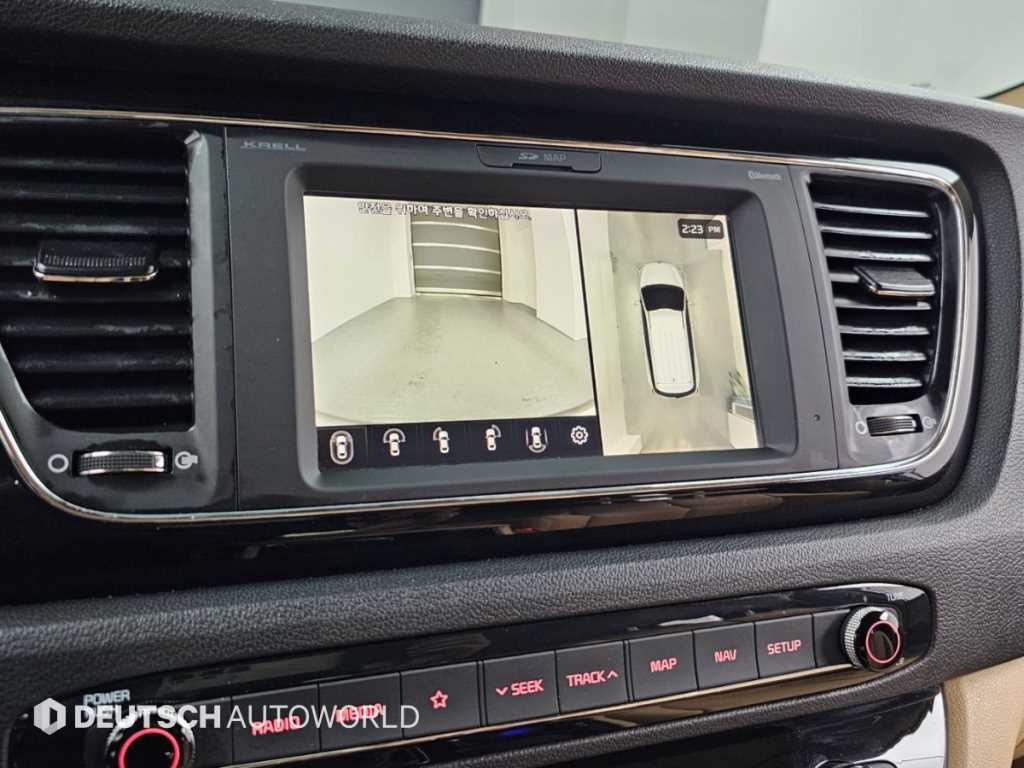 Kia Carnival — photo 15