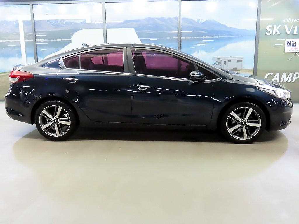 Kia K3 — photo 03