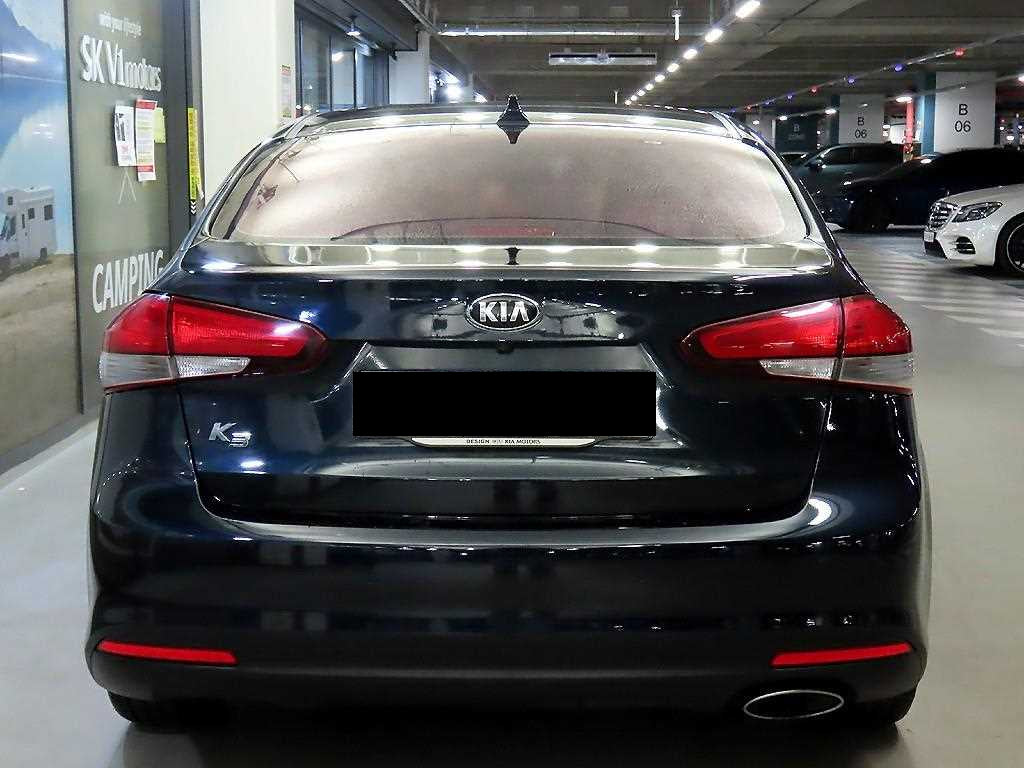 Kia K3 — photo 05