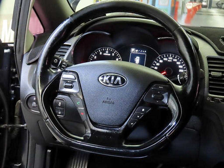 Kia K3 — photo 08