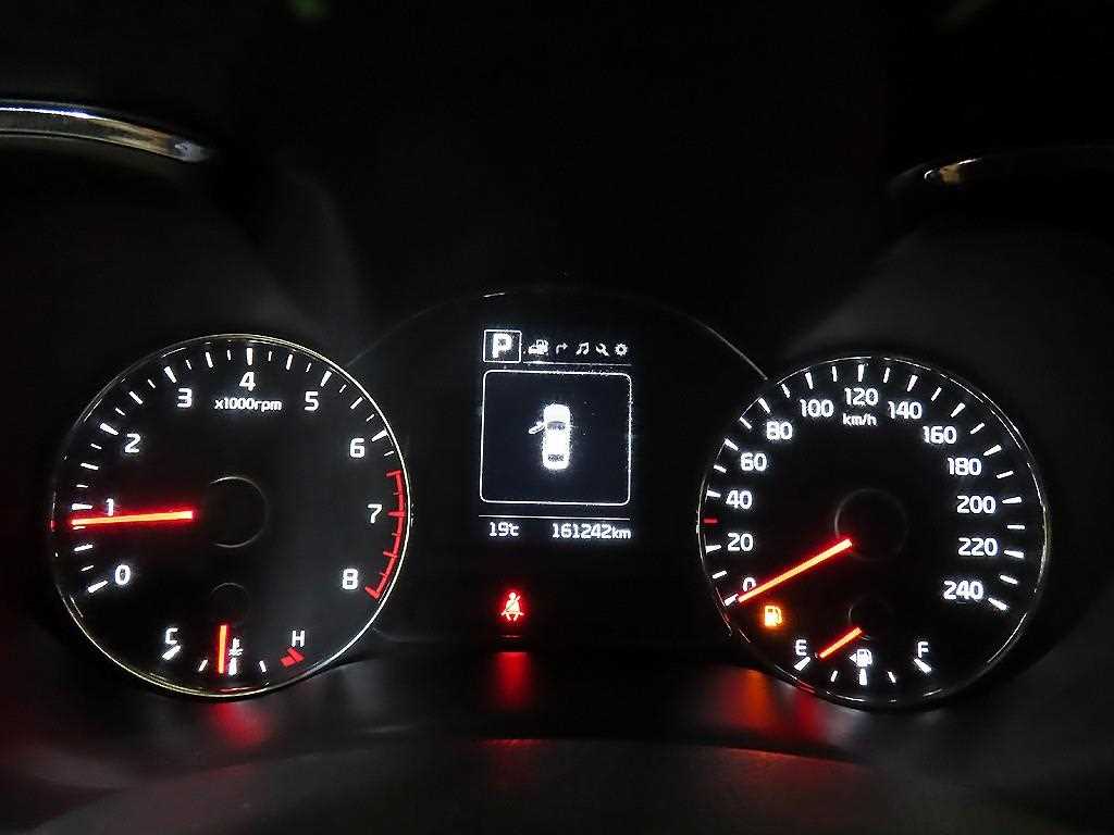 Kia K3 — photo 09