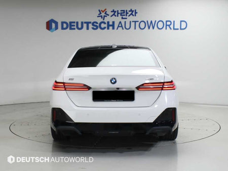BMW i5 — photo 04