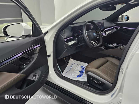 BMW i5 — photo 11