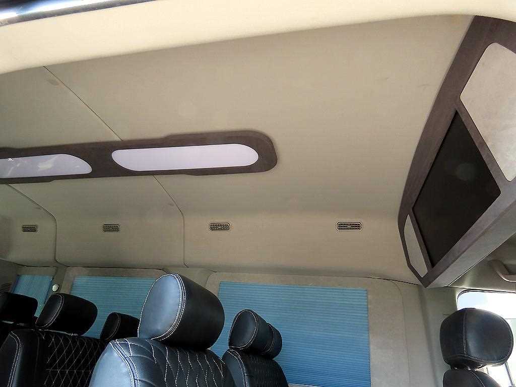 Ford Transit — photo 16