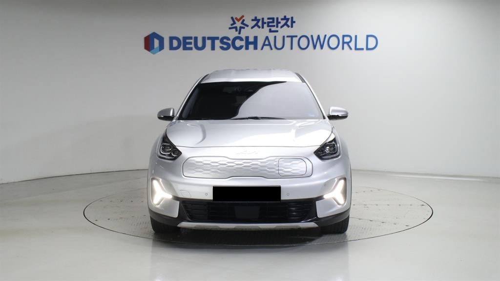 Kia Niro — photo 03