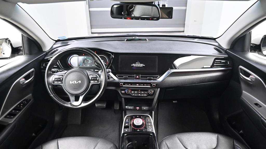 Kia Niro — photo 07