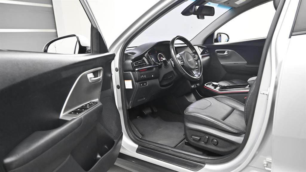Kia Niro — photo 11