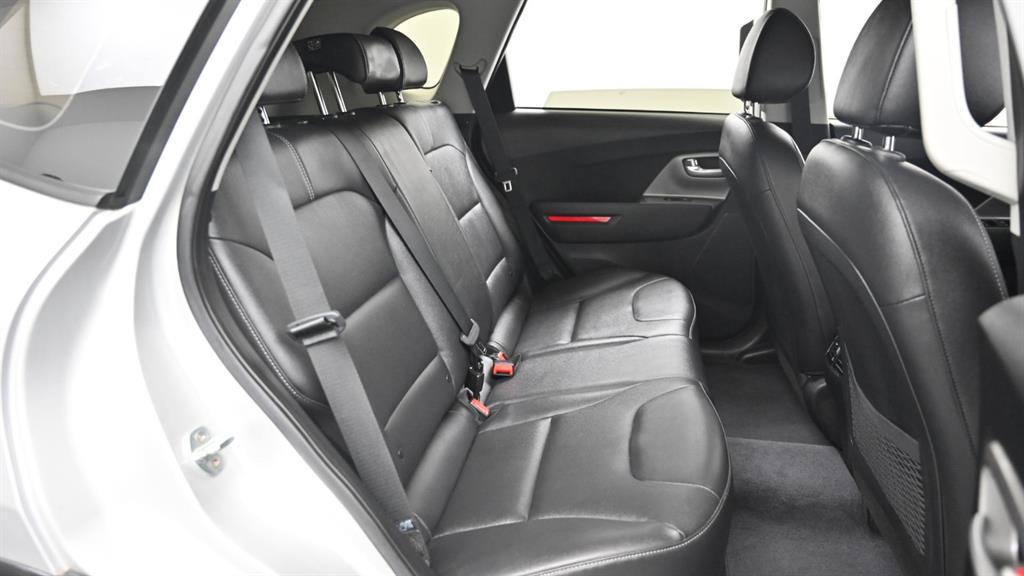 Kia Niro — photo 12