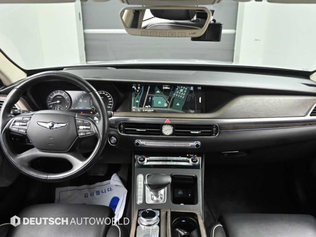 Genesis G90 — photo 06