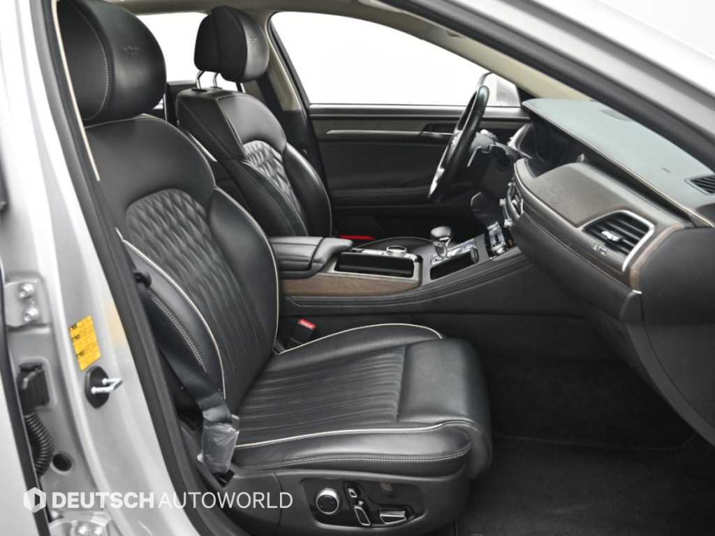 Genesis G90 — photo 09