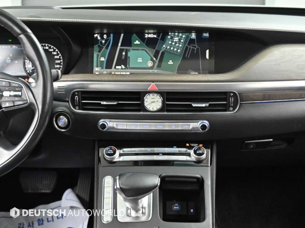 Genesis G90 — photo 13