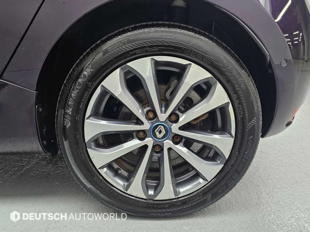 RENAULT Zoe — photo 05
