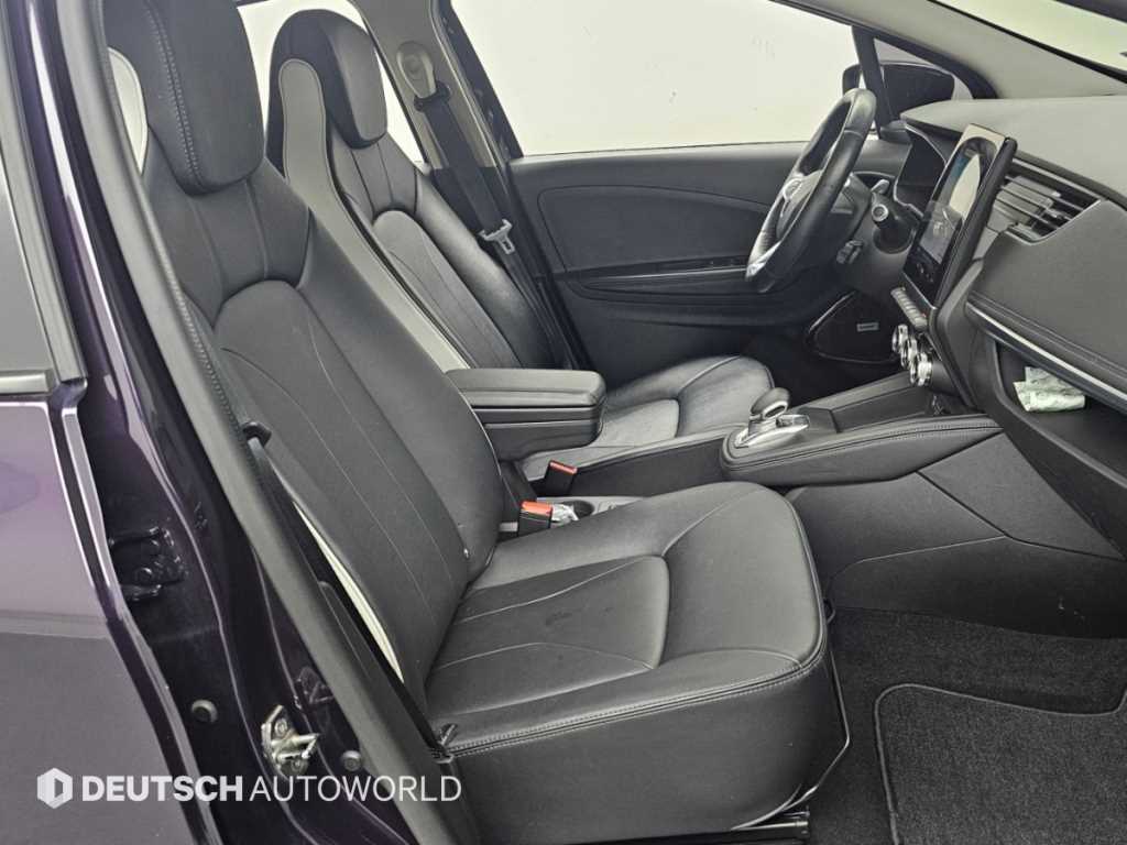 RENAULT Zoe — photo 10