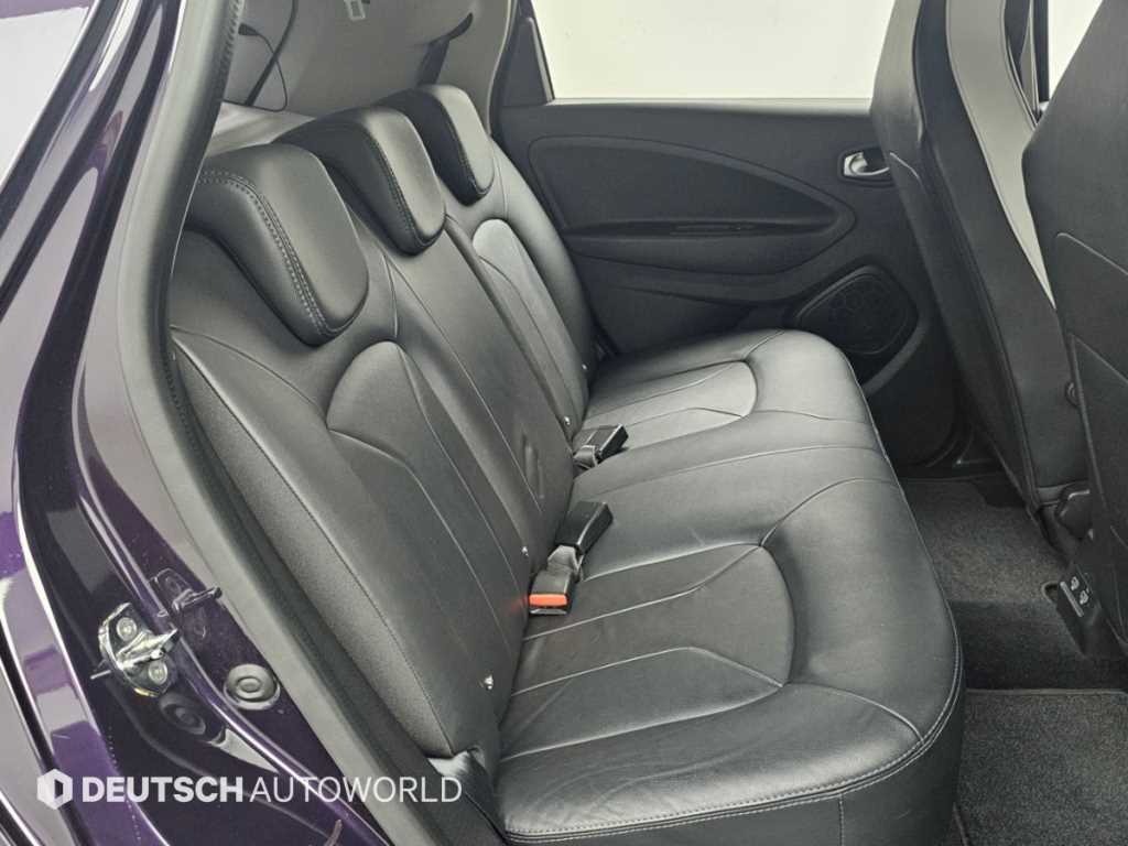 RENAULT Zoe — photo 12
