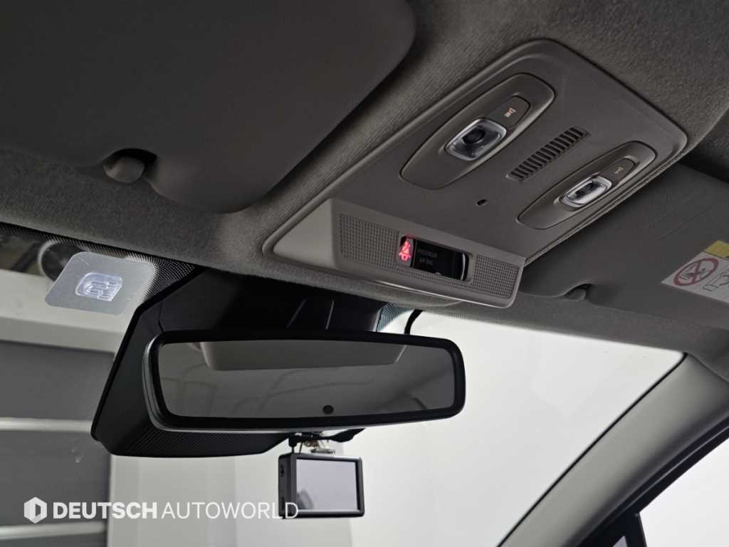 RENAULT Zoe — photo 18