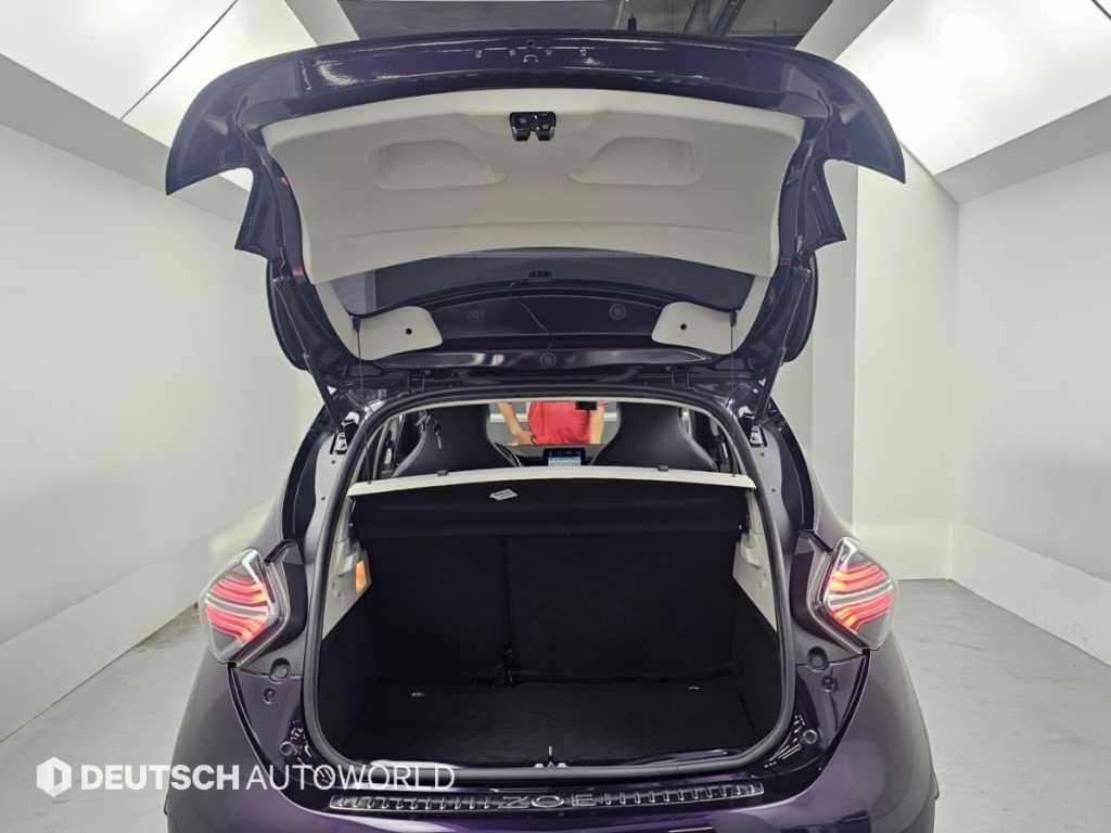 RENAULT Zoe — photo 19