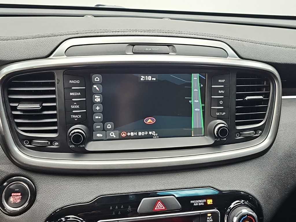 Kia Sorento — photo 14
