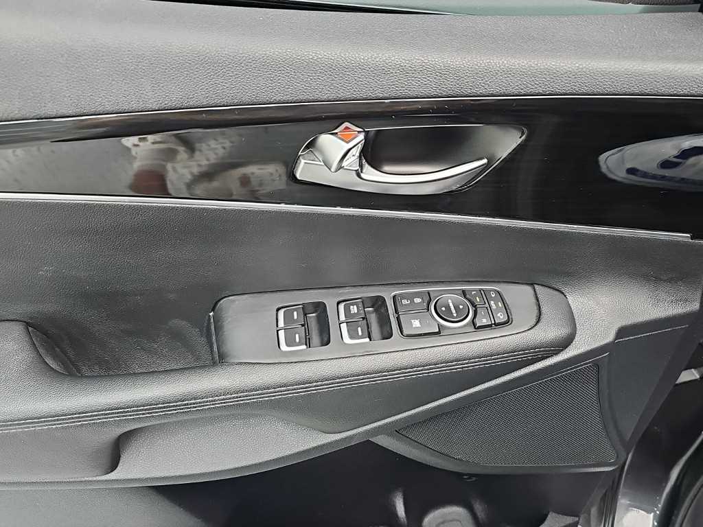 Kia Sorento — photo 16