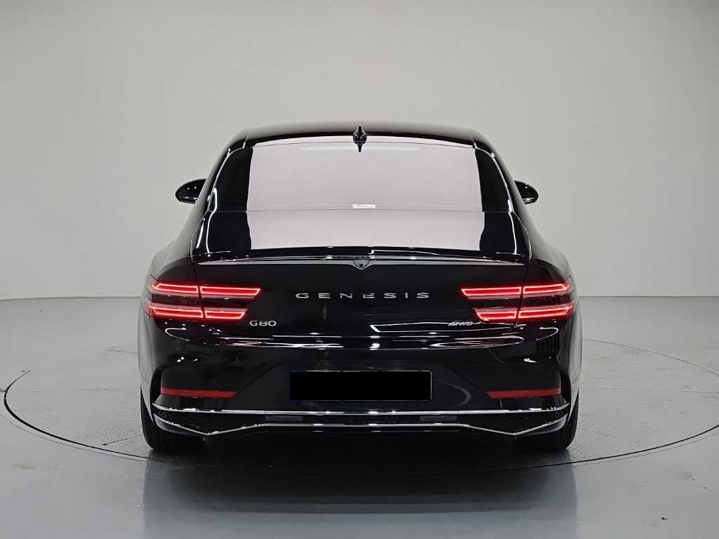 Genesis G80 — photo 03
