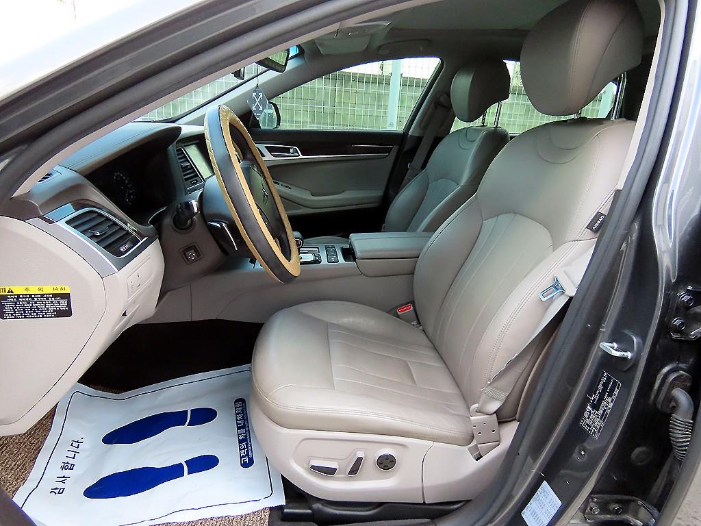 Genesis G80 — photo 05