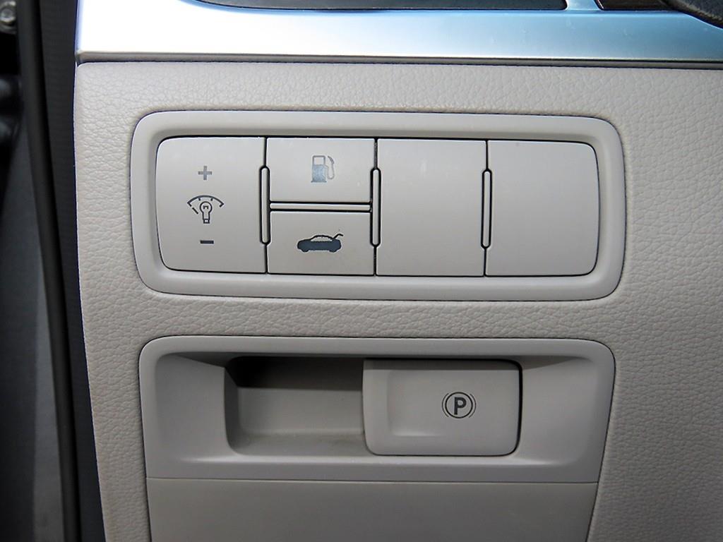 Genesis G80 — photo 12