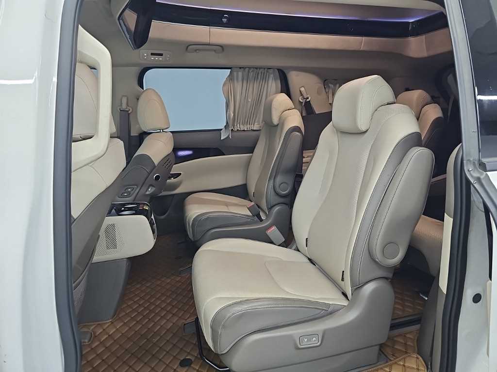 Kia Carnival — photo 12
