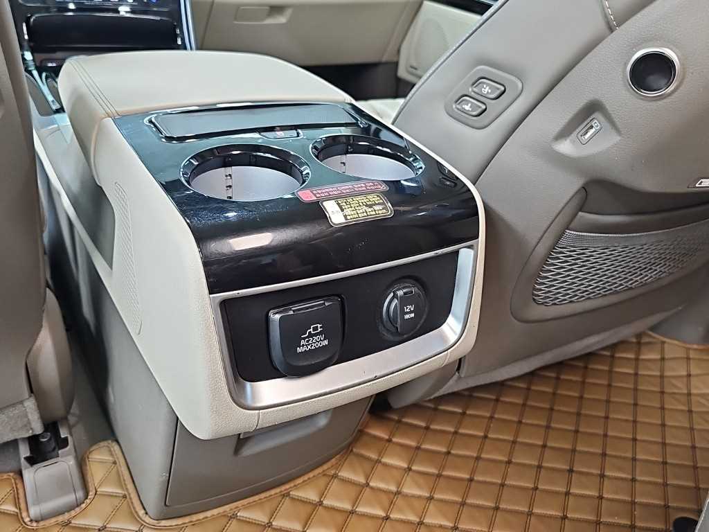 Kia Carnival — photo 13