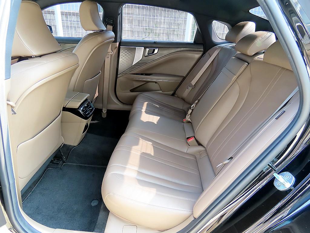 Kia K8 — photo 06
