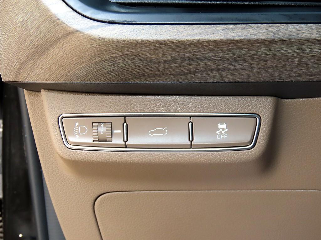 Kia K8 — photo 12