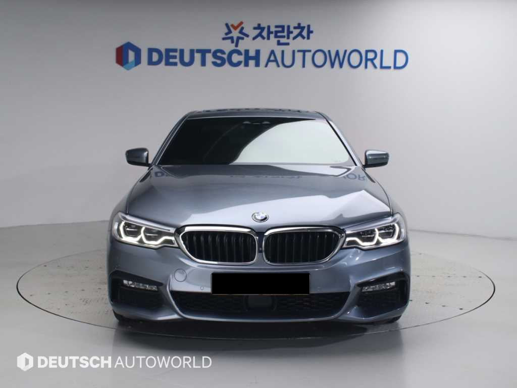 BMW 5-Series — photo 03