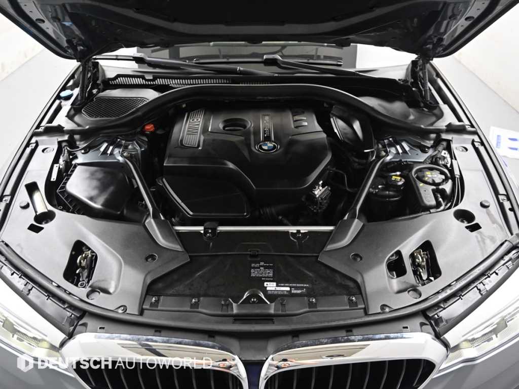 BMW 5-Series — photo 06