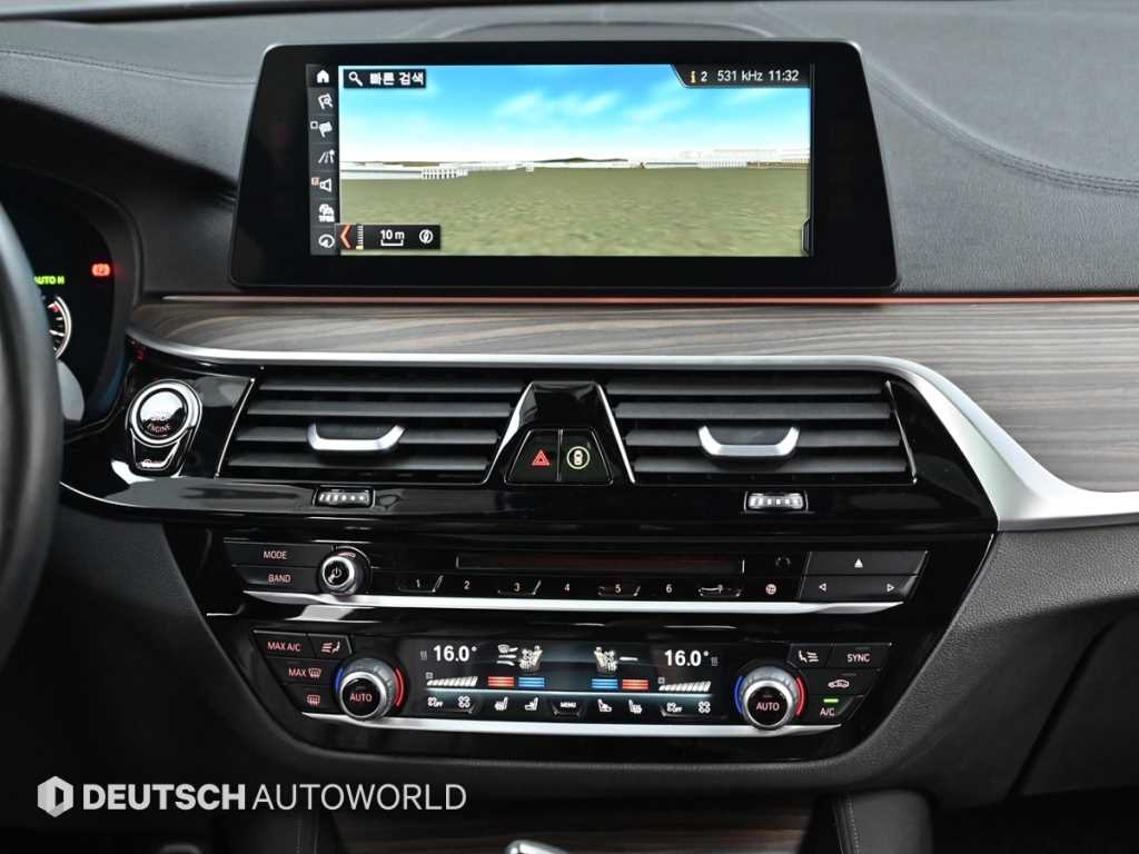 BMW 5-Series — photo 14