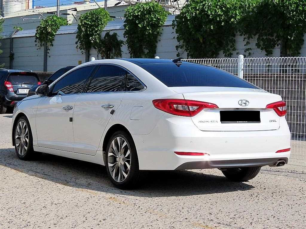 Hyundai Sonata — photo 03