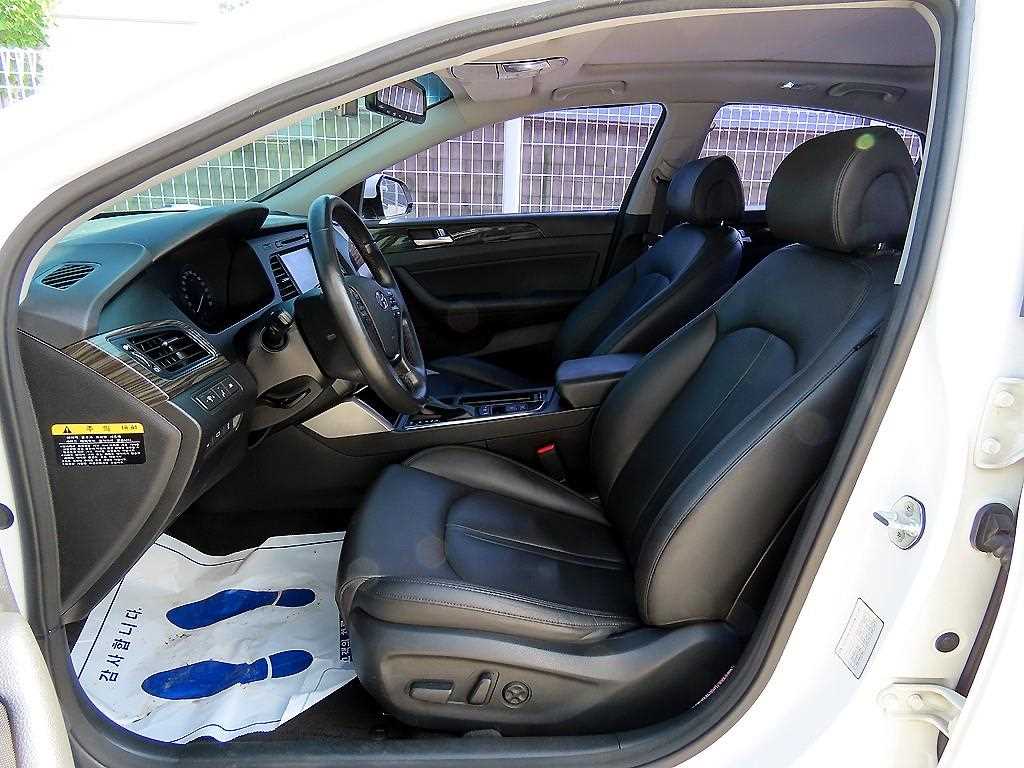 Hyundai Sonata — photo 05