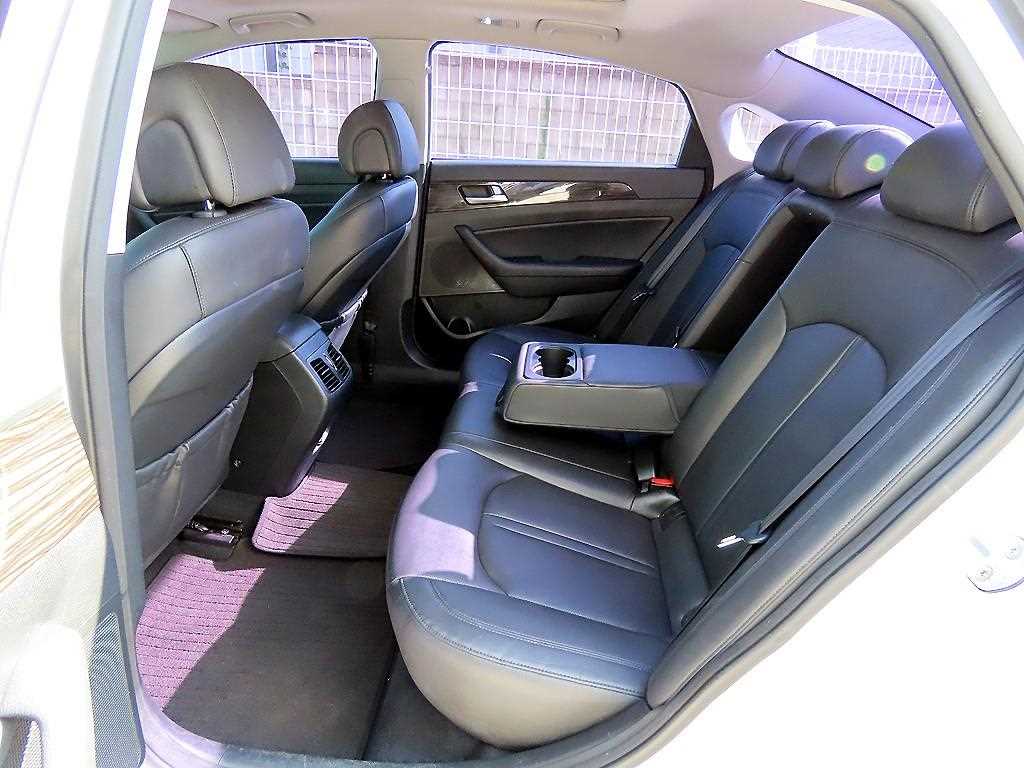 Hyundai Sonata — photo 06