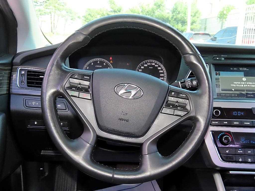 Hyundai Sonata — photo 08