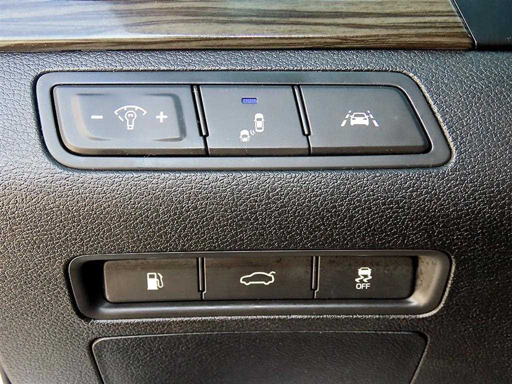 Hyundai Sonata — photo 12