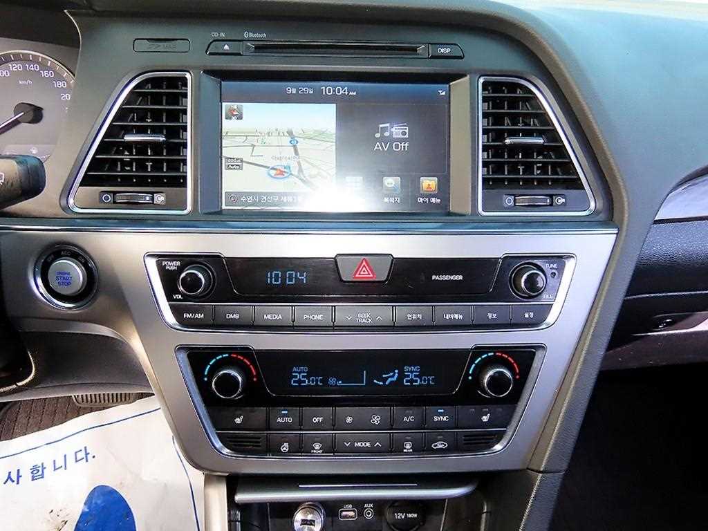 Hyundai Sonata — photo 13
