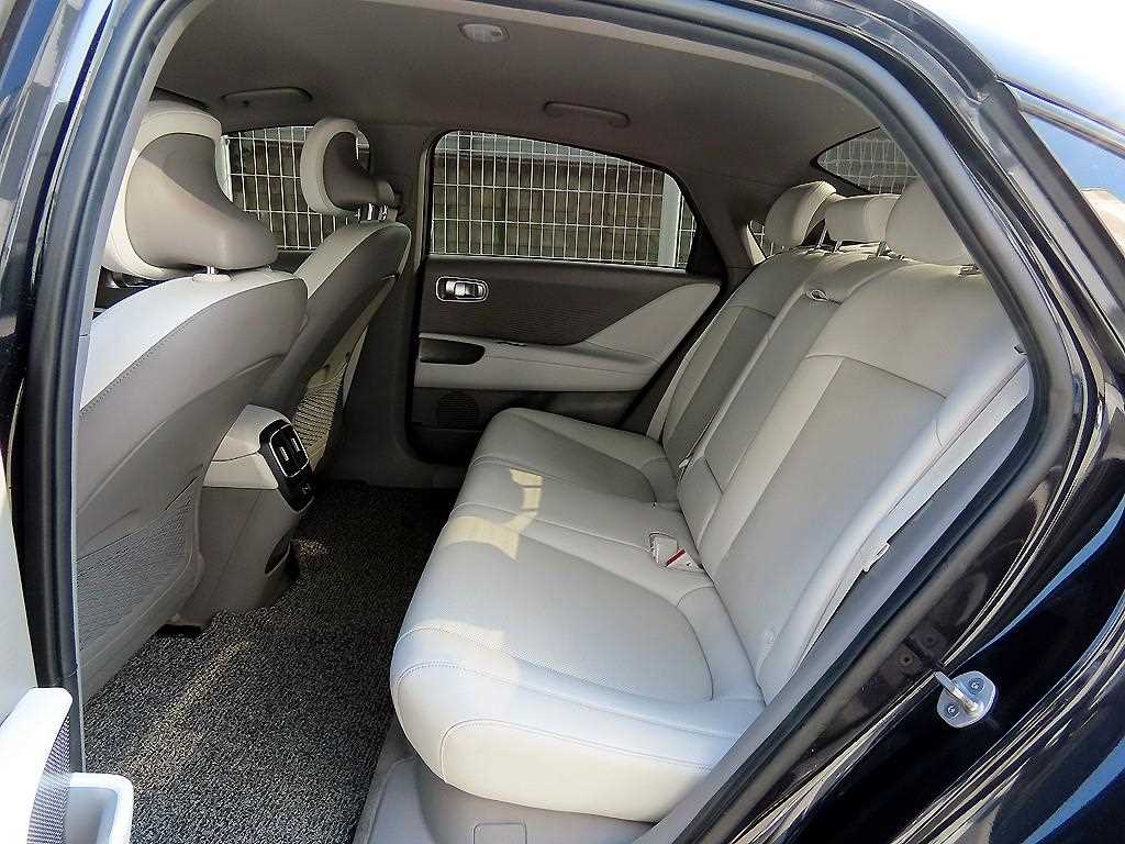 Hyundai Ioniq6 — photo 06