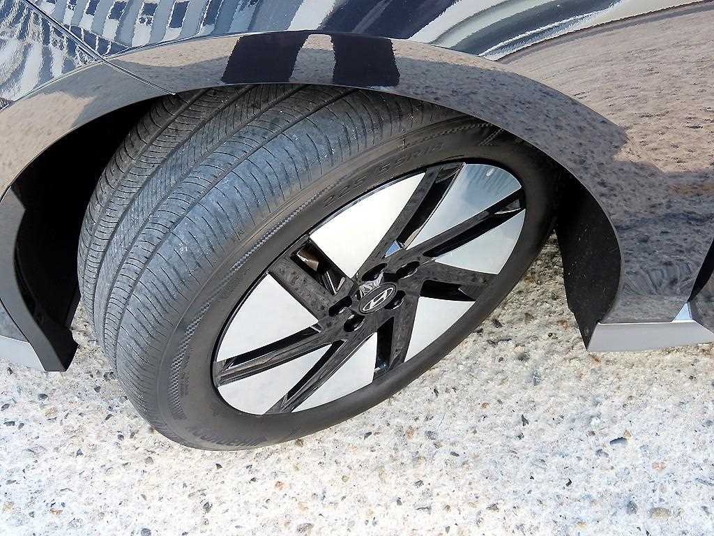 Hyundai Ioniq6 — photo 20
