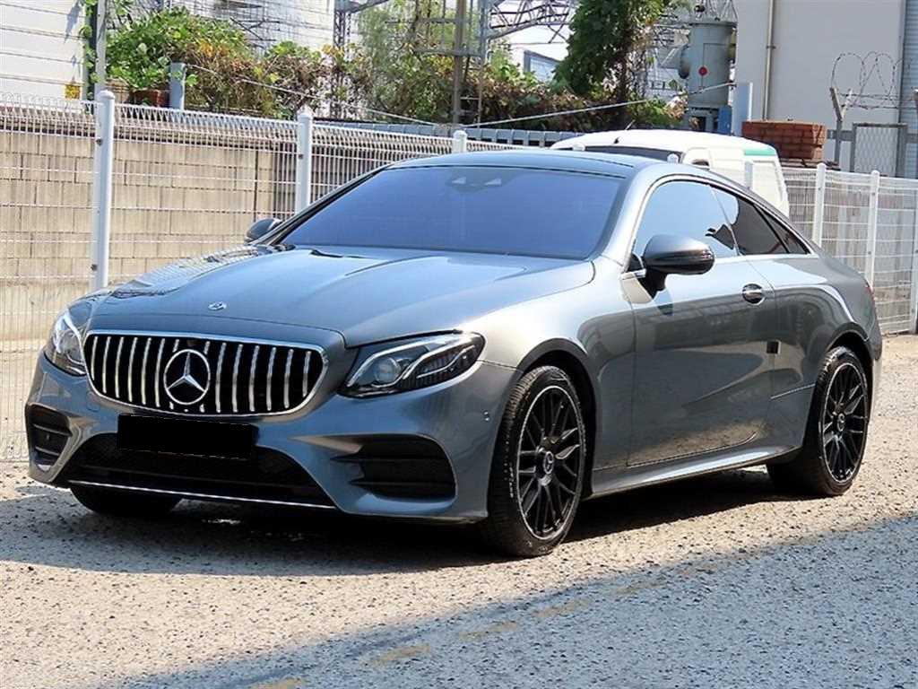 Mercedes-Benz E-Class — photo 02