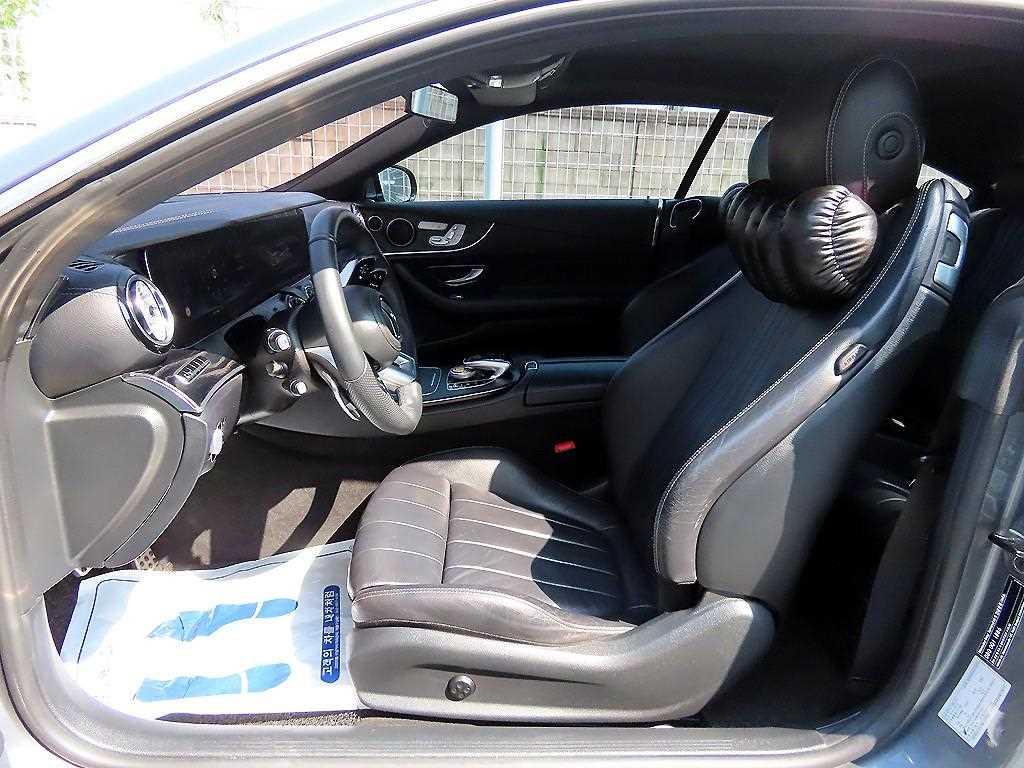 Mercedes-Benz E-Class — photo 05