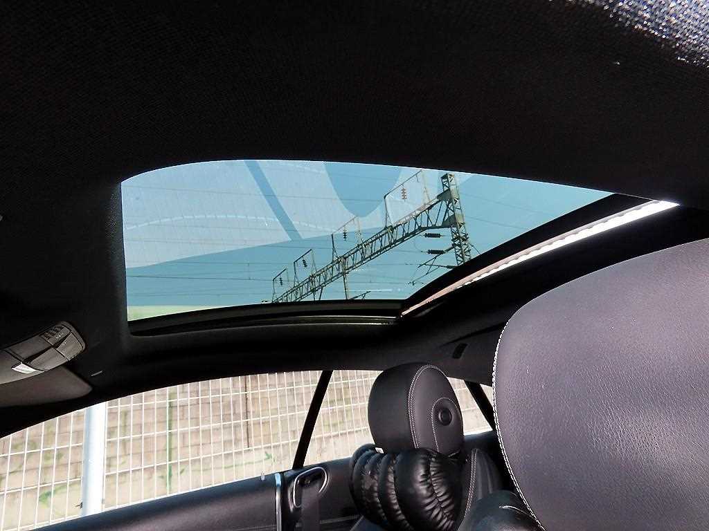 Mercedes-Benz E-Class — photo 17