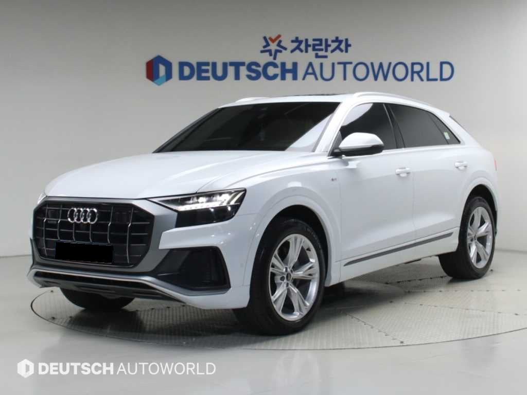 Audi Q8 — photo 01